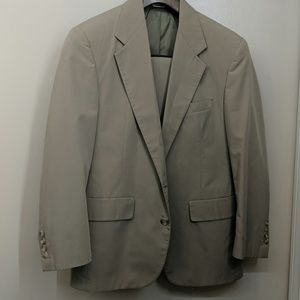Cotton blend 2-piece matched Haspel suit